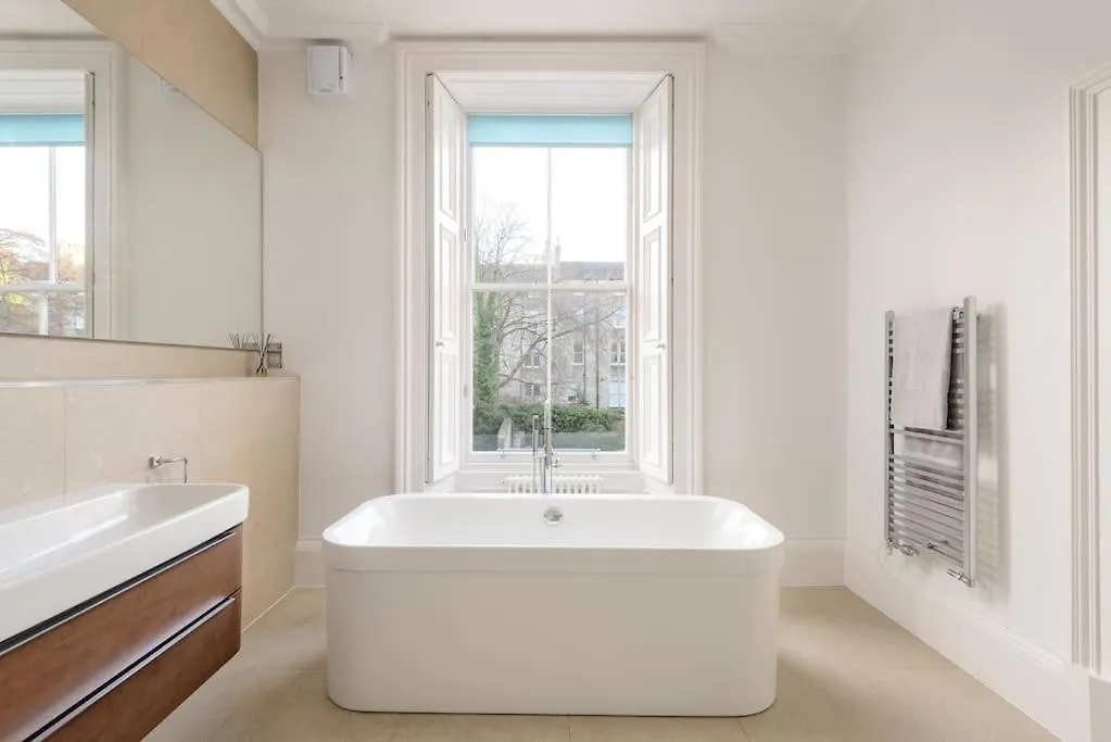 The Manor Residence Edinburgh 0*,