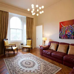 Altido Castle Terrace 3 Bedroom - Old Town Apartment